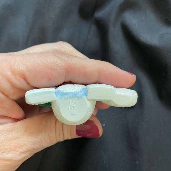 HALLMARK KEEPSAKE Frosty Fun Decade
Christmas Ornament 2010 Snowman in Box - Picture 8 of 9